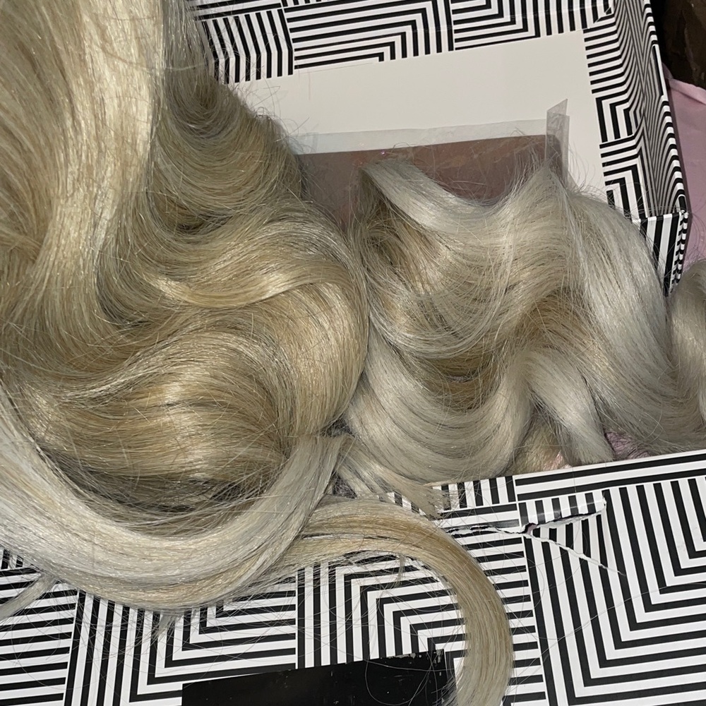 Premium Blonde Women’s Wig - Natural Ash Blonde - Picture 6 of 13